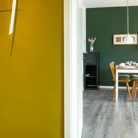 Modern And Stylish Near Centre Ulm